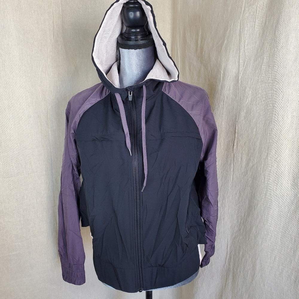 ☆☆ Fabletics Karen Vented Windbreaker Hoodie Size Small Purple and Blue